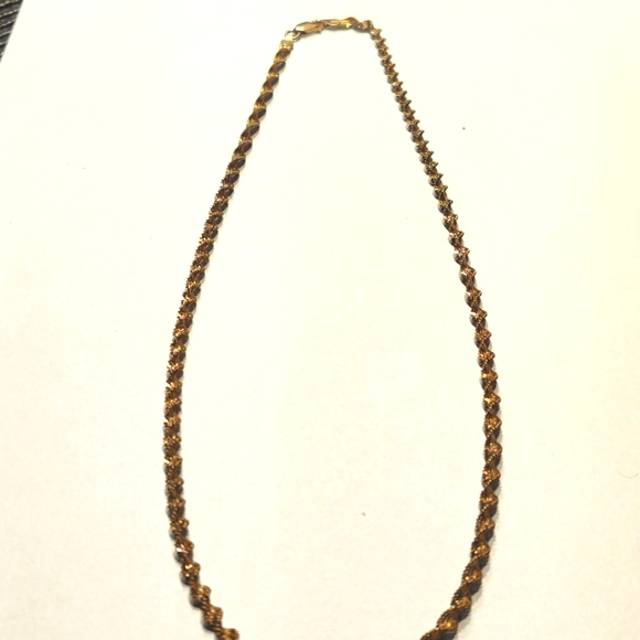 Gold Chain. - Picture 2 of 3